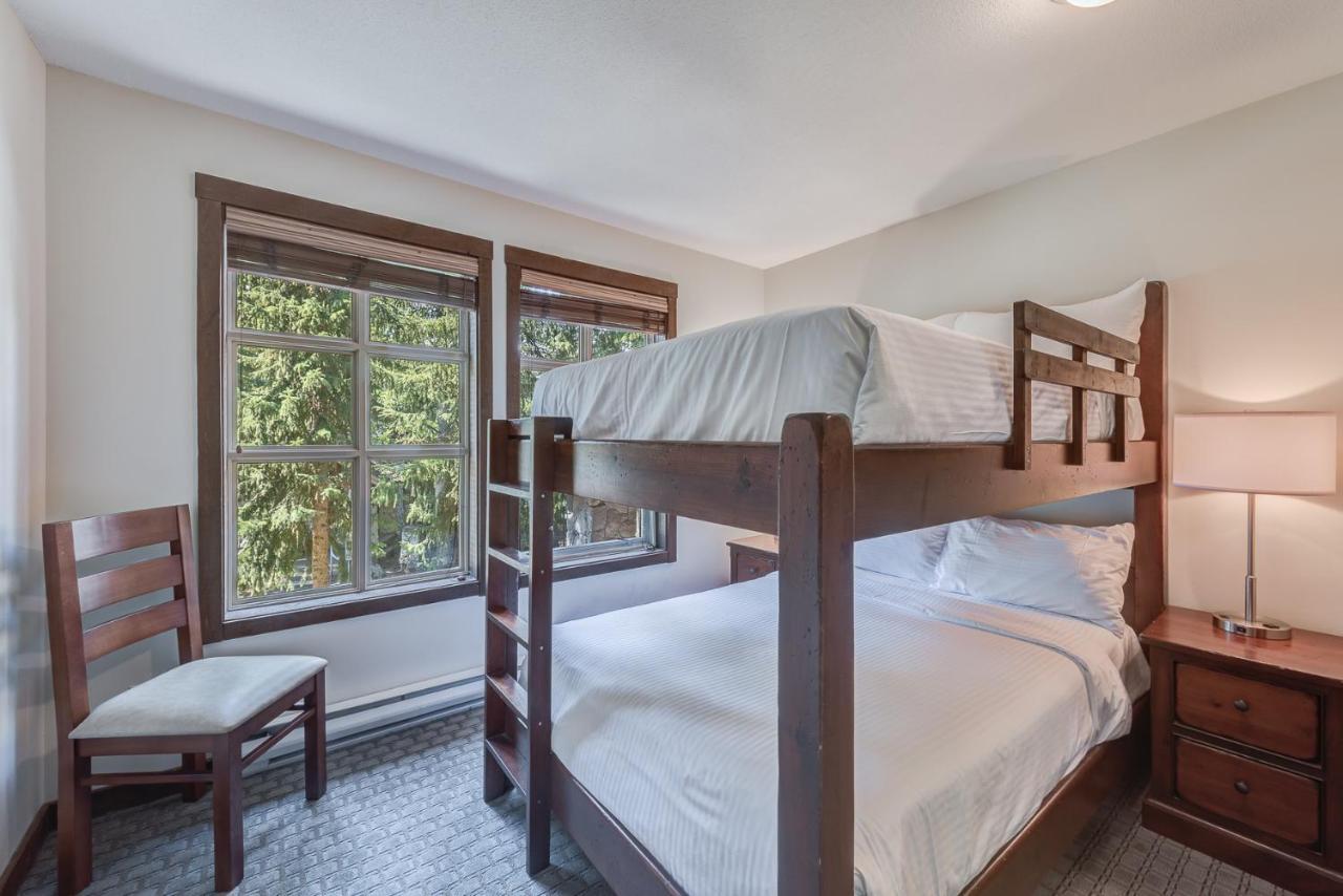 Blackcomb Springs Suites By Clique Γουίστλερ Εξωτερικό φωτογραφία