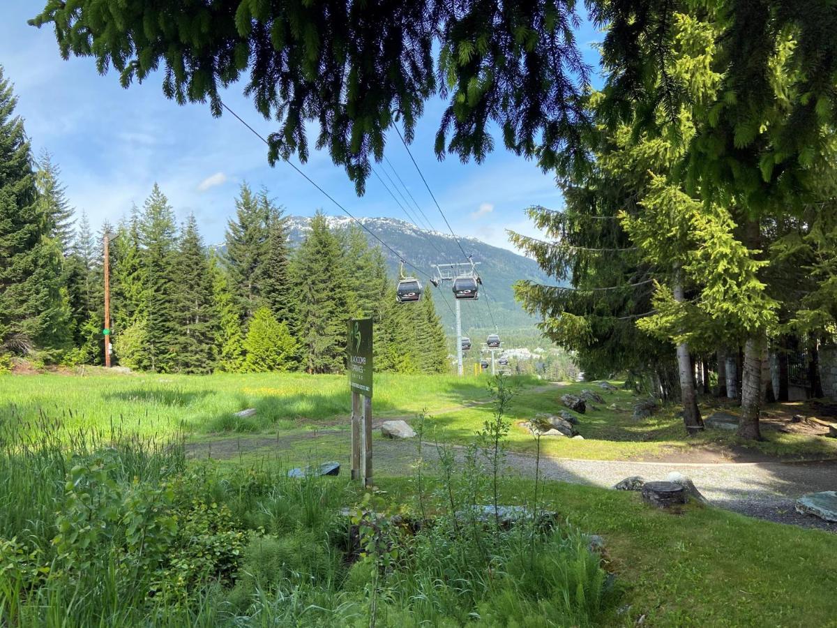Blackcomb Springs Suites By Clique Γουίστλερ Εξωτερικό φωτογραφία